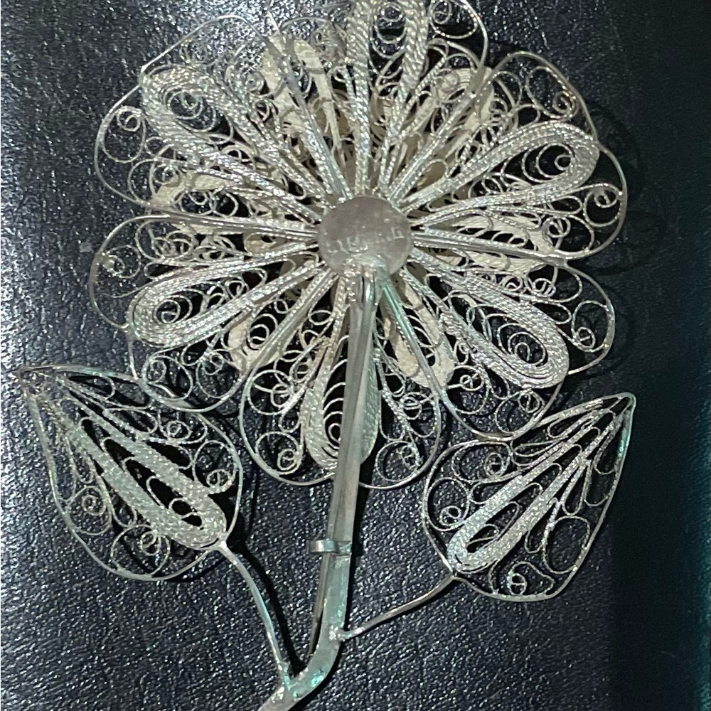 Vintage Silver filigree flower - Picture 3 of 3